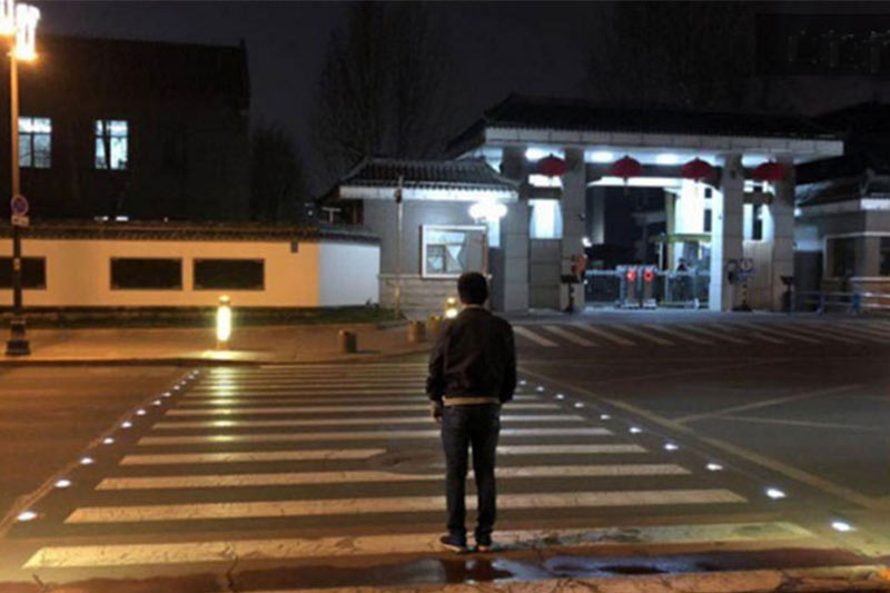 solar road stud lights on road