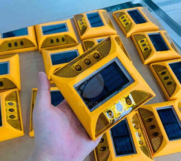 High-tech Solar Road Stud in Tunnel