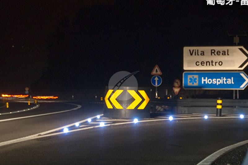 solar powered road reflectors