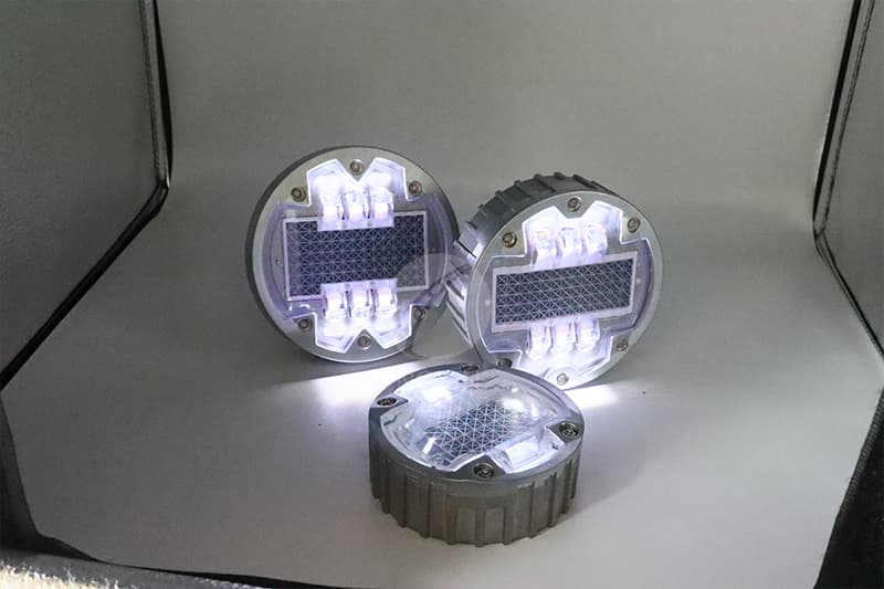 solar powered road studs